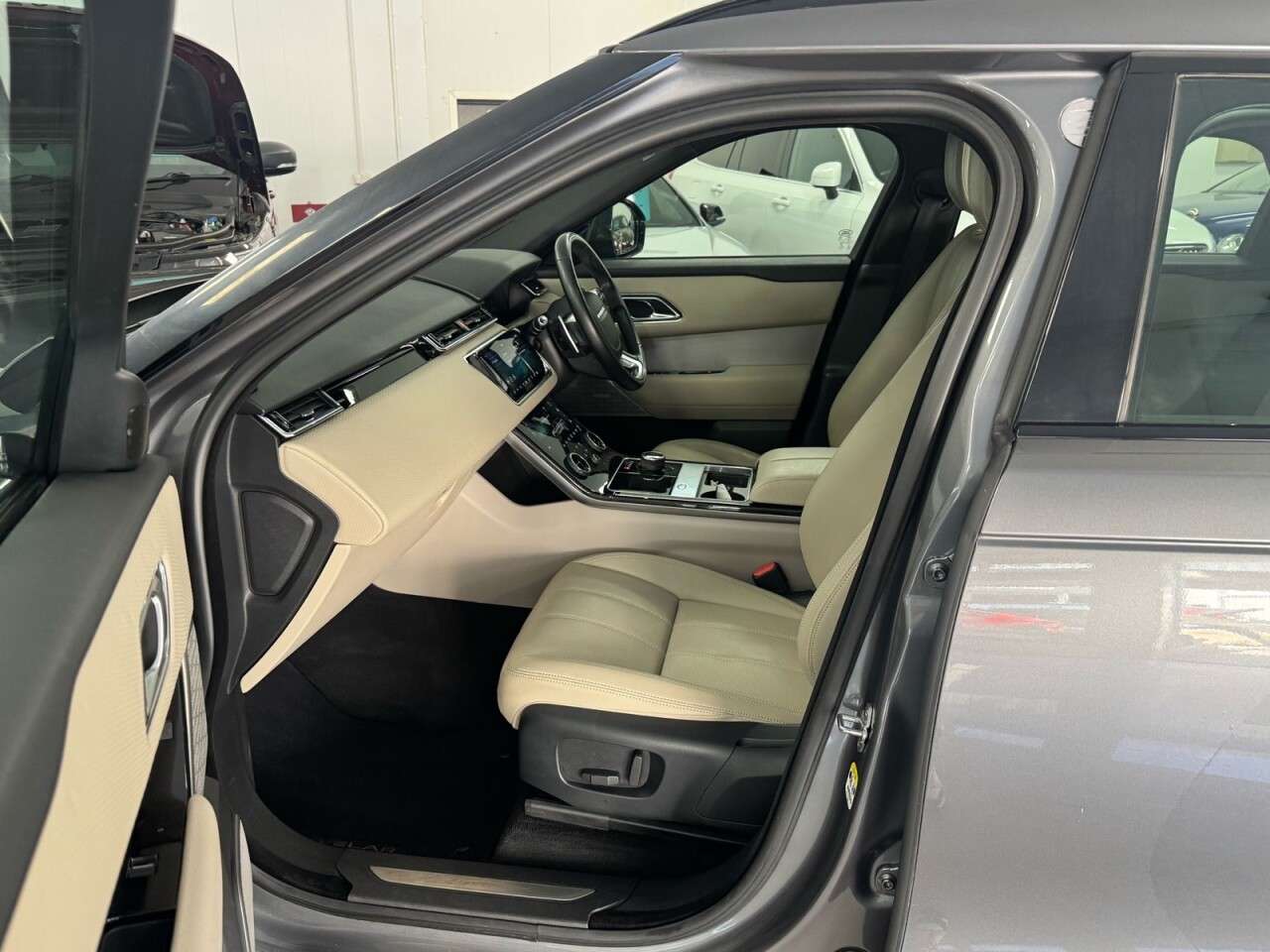 2018 LAND ROVER RANGE ROVER VELAR 2018 LAND ROVER RANGE ROVER VELAR