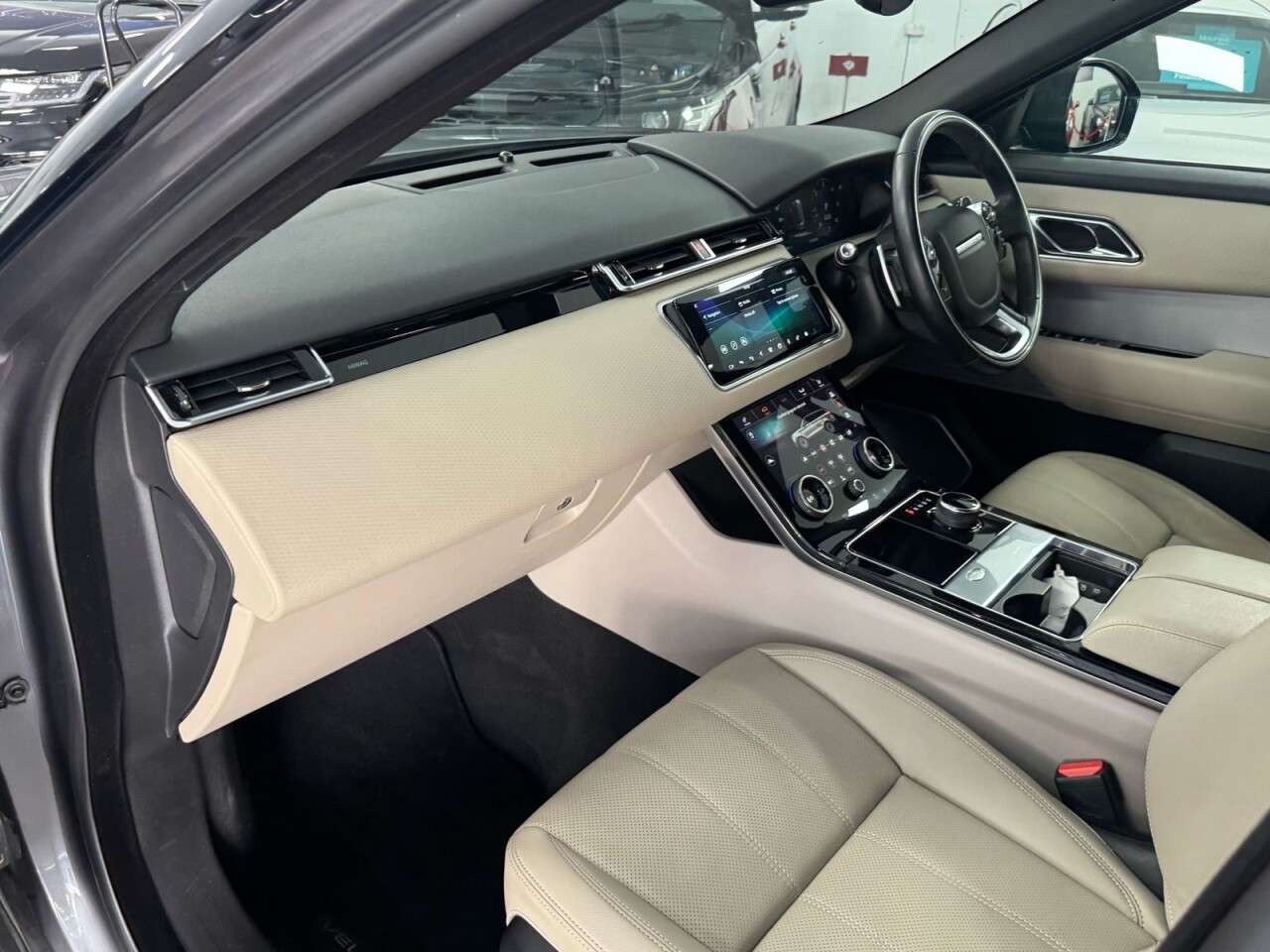 2018 LAND ROVER RANGE ROVER VELAR 2018 LAND ROVER RANGE ROVER VELAR