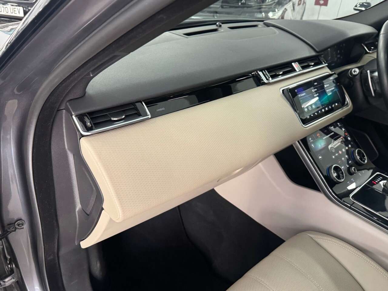 2018 LAND ROVER RANGE ROVER VELAR 2018 LAND ROVER RANGE ROVER VELAR