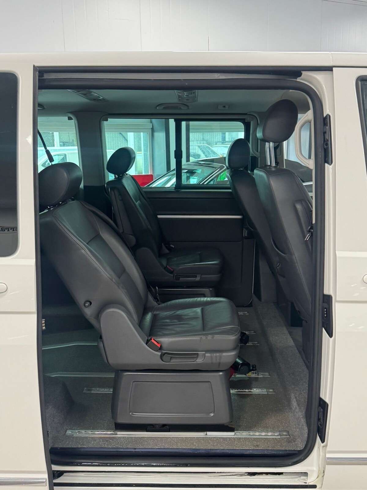 2011 VOLKSWAGEN CARAVELLE 2011 VOLKSWAGEN CARAVELLE