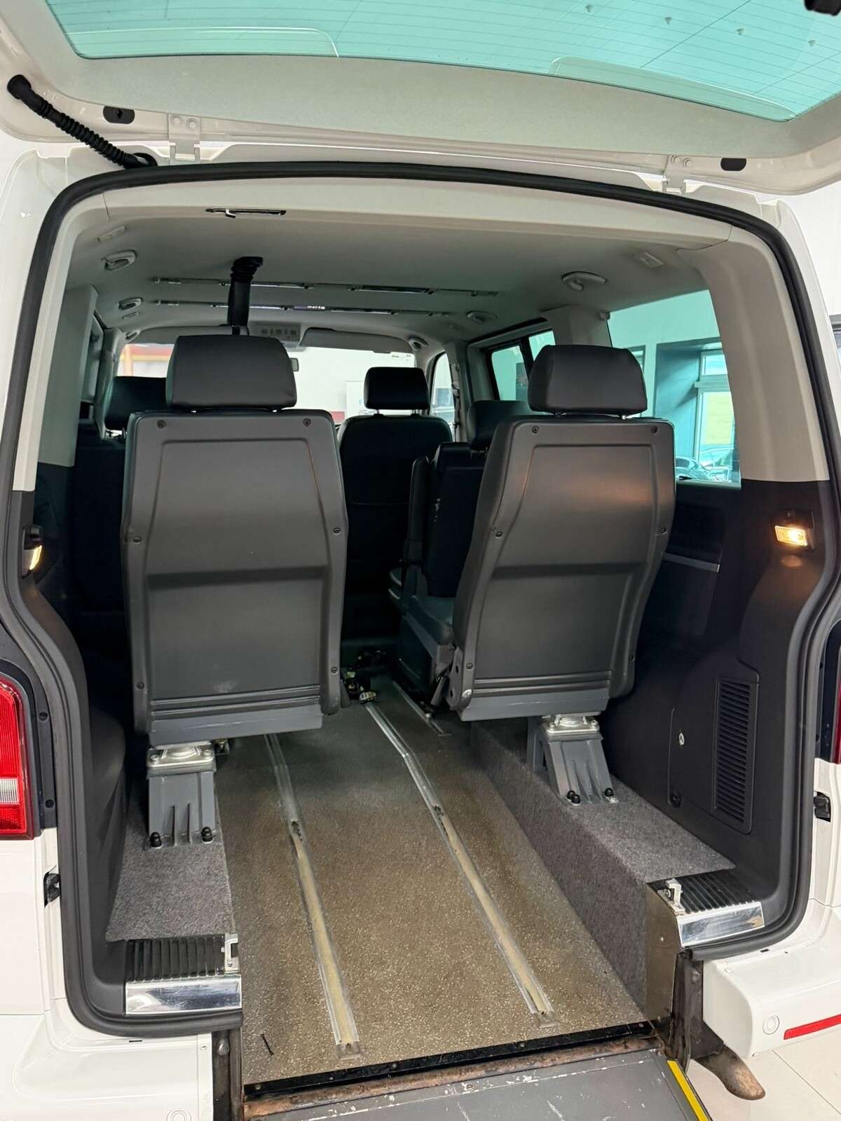 2011 VOLKSWAGEN CARAVELLE 2011 VOLKSWAGEN CARAVELLE