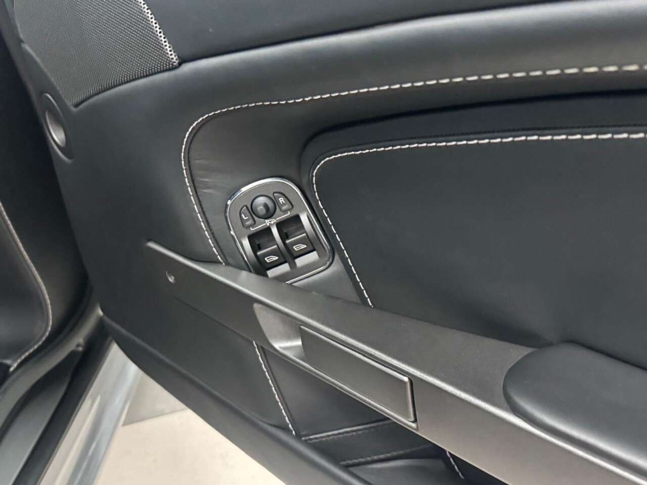 2013 ASTON MARTIN VANTAGE 2013 ASTON MARTIN VANTAGE