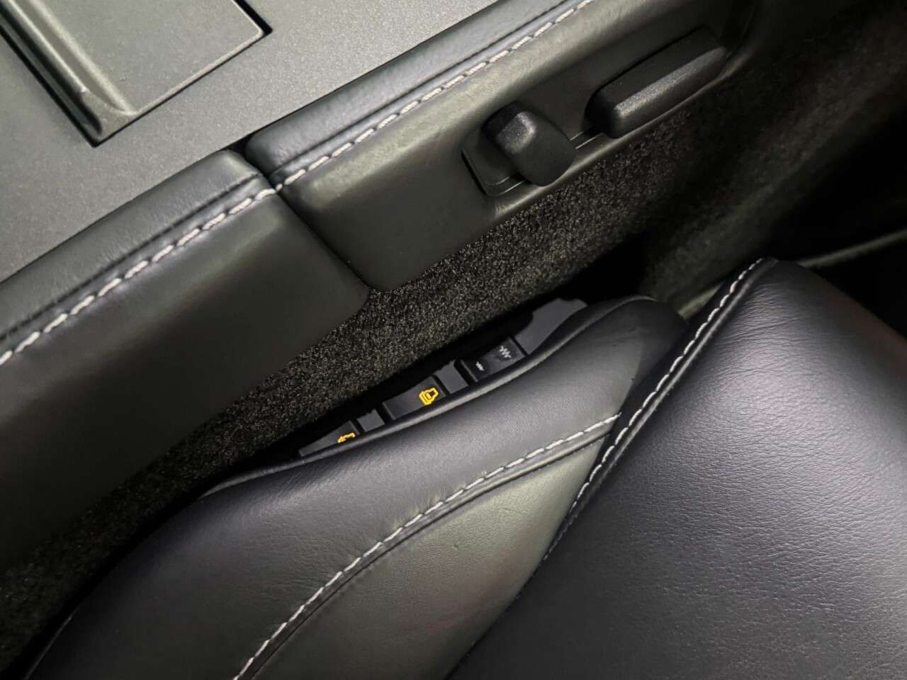 2013 ASTON MARTIN VANTAGE 2013 ASTON MARTIN VANTAGE