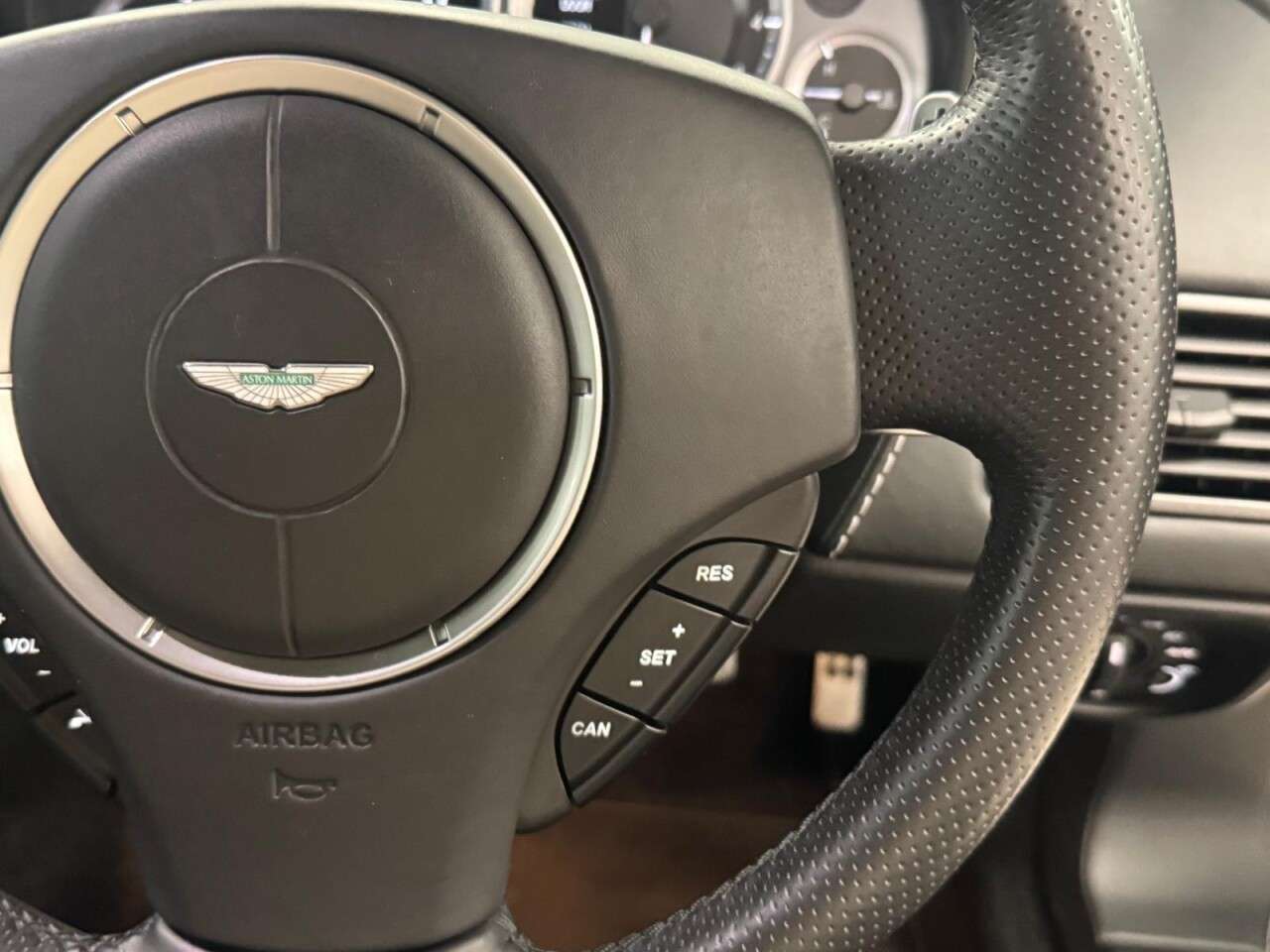 2013 ASTON MARTIN VANTAGE 2013 ASTON MARTIN VANTAGE