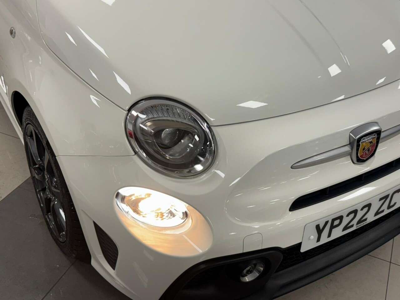 2022 ABARTH 595 2022 ABARTH 595