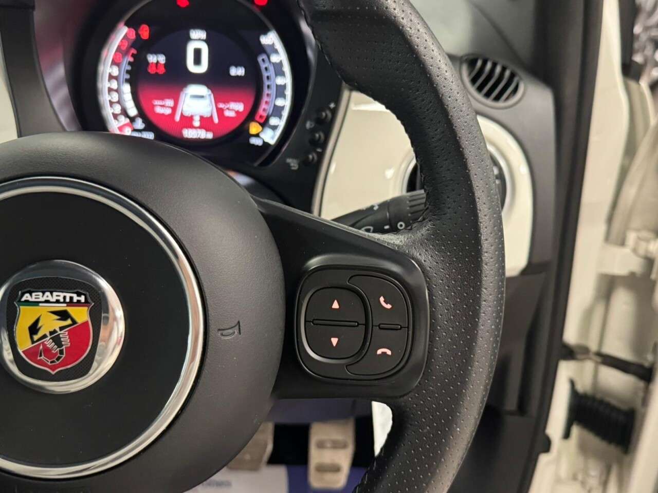 2022 ABARTH 595 2022 ABARTH 595