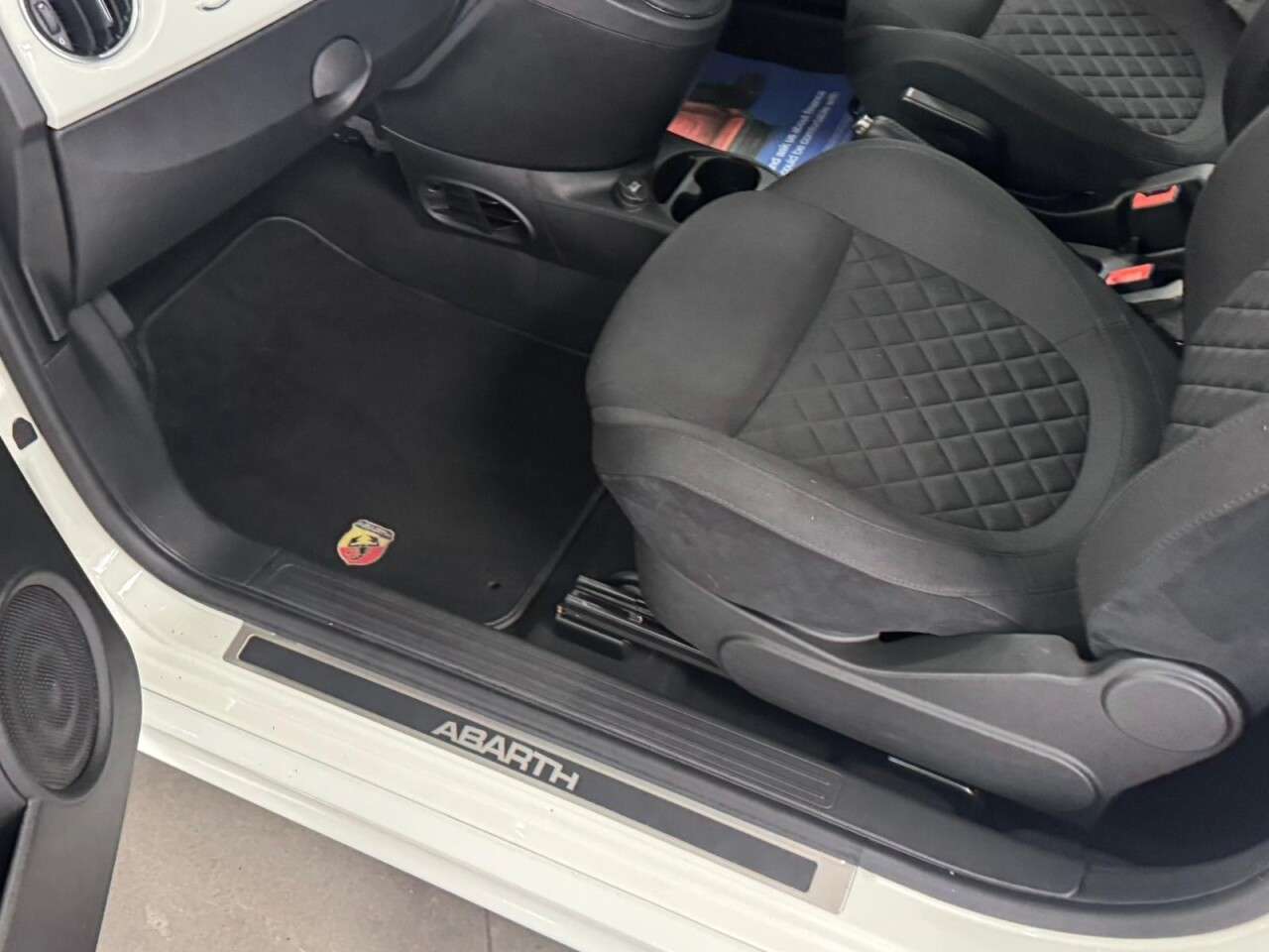 2022 ABARTH 595 2022 ABARTH 595