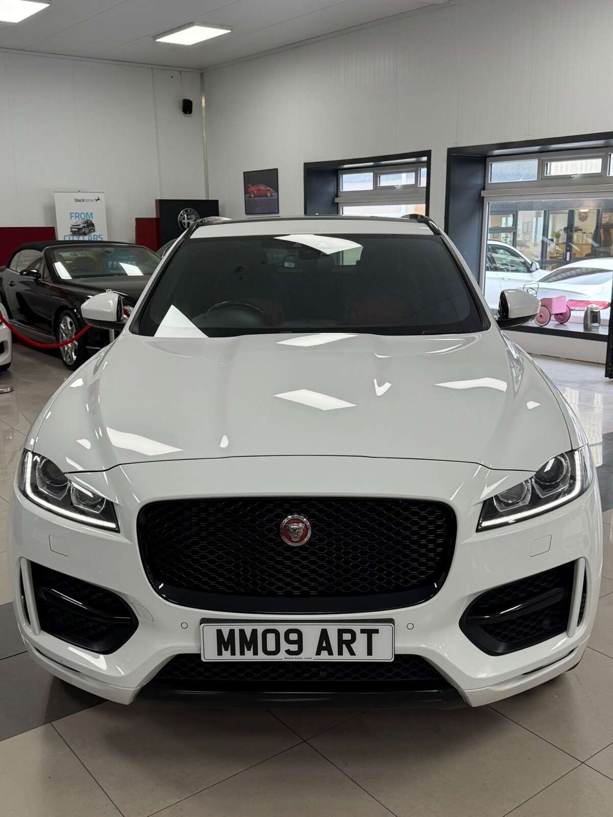 2017 JAGUAR F-PACE 2017 JAGUAR F-PACE