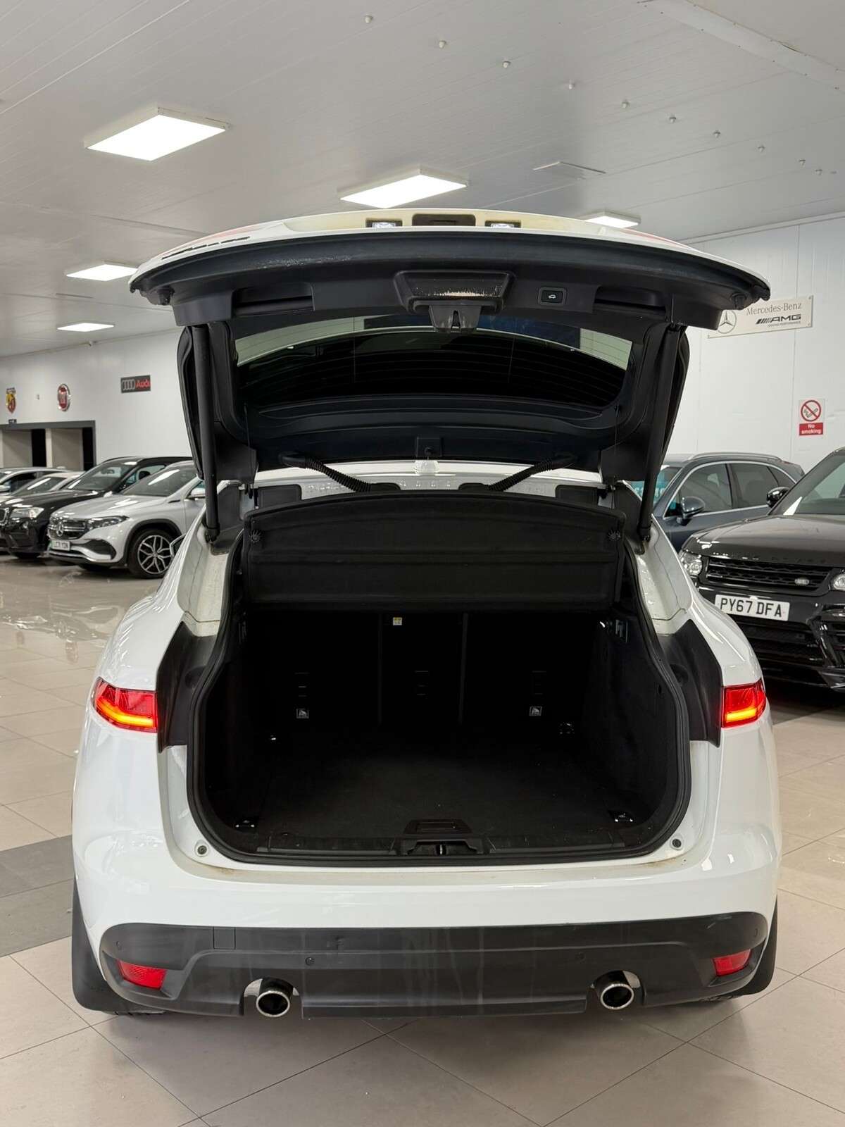 2017 JAGUAR F-PACE 2017 JAGUAR F-PACE