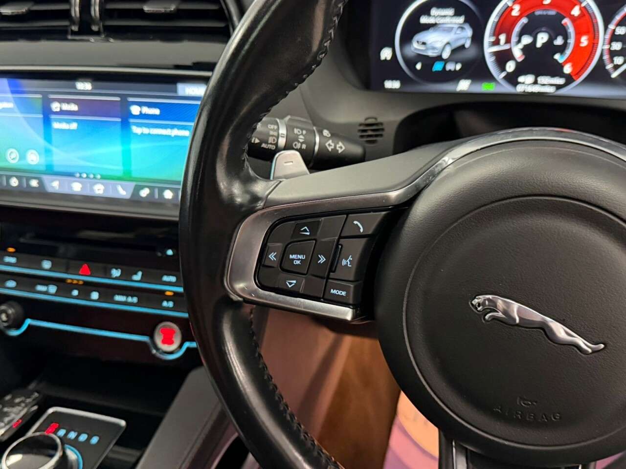 2017 JAGUAR F-PACE 2017 JAGUAR F-PACE