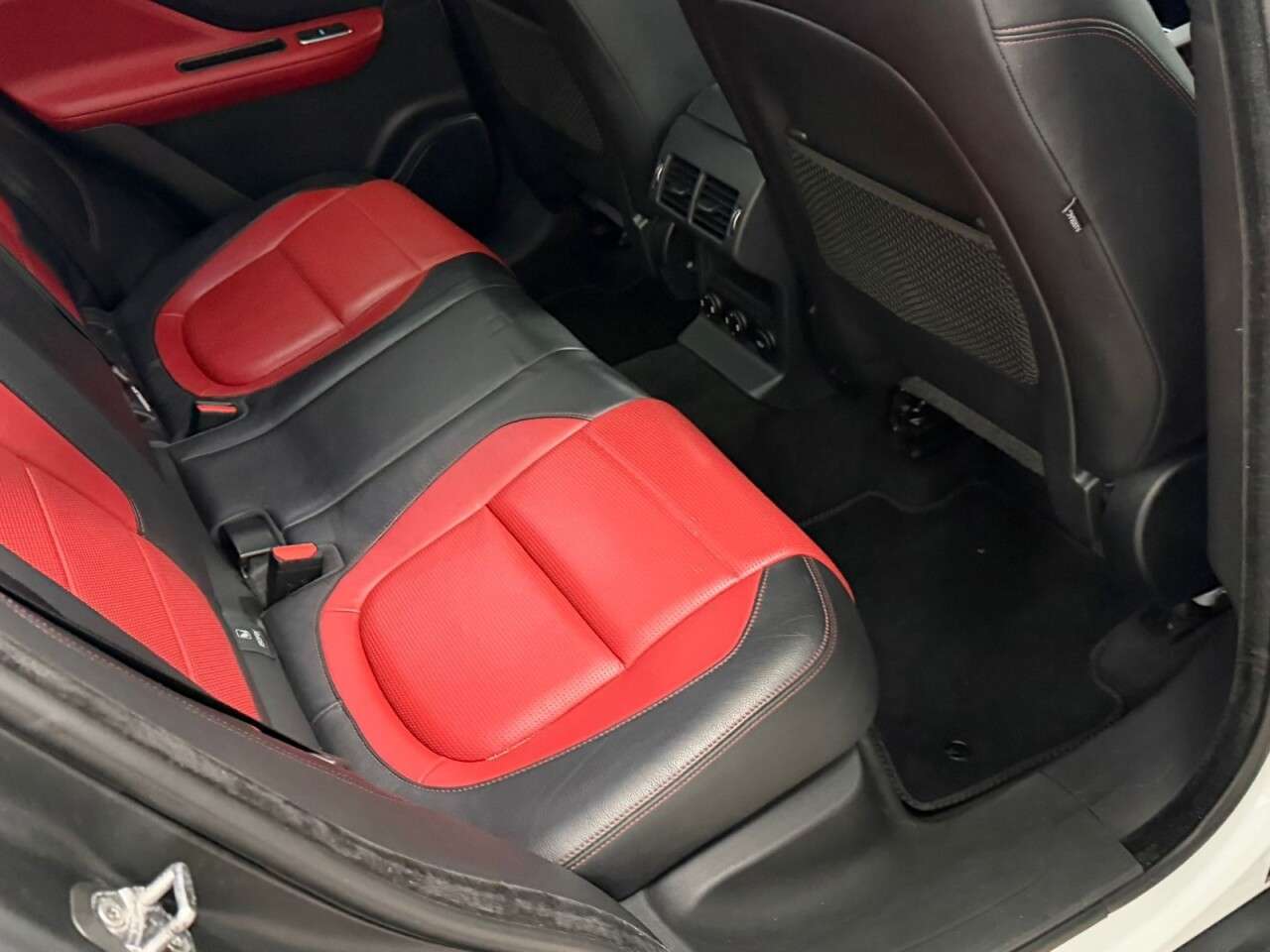 2017 JAGUAR F-PACE 2017 JAGUAR F-PACE