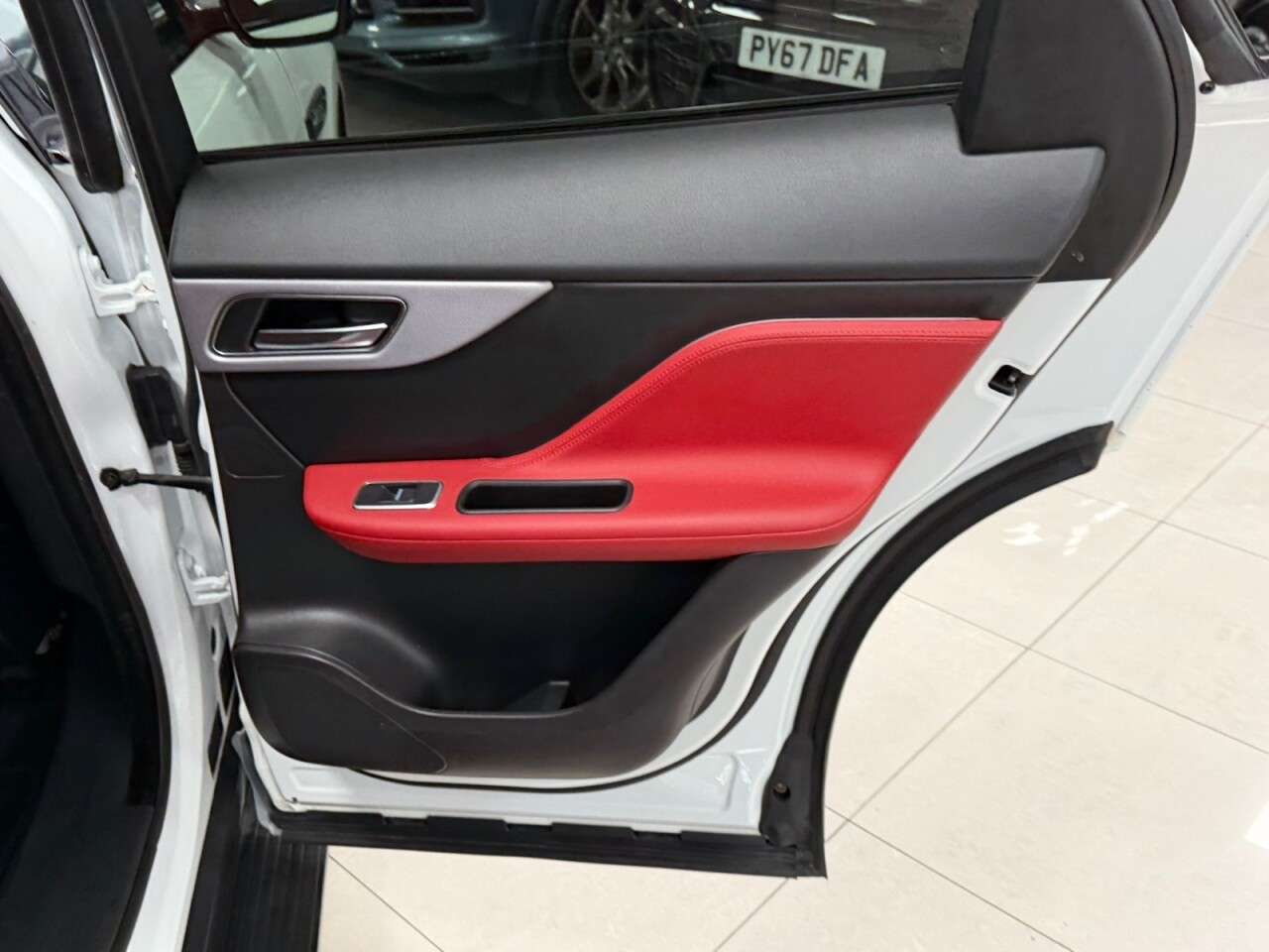 2017 JAGUAR F-PACE 2017 JAGUAR F-PACE