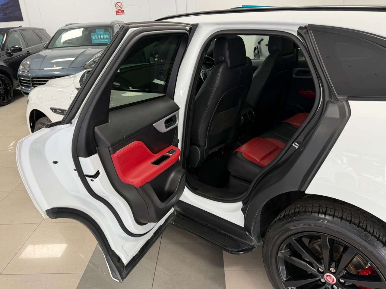 2017 JAGUAR F-PACE 2017 JAGUAR F-PACE