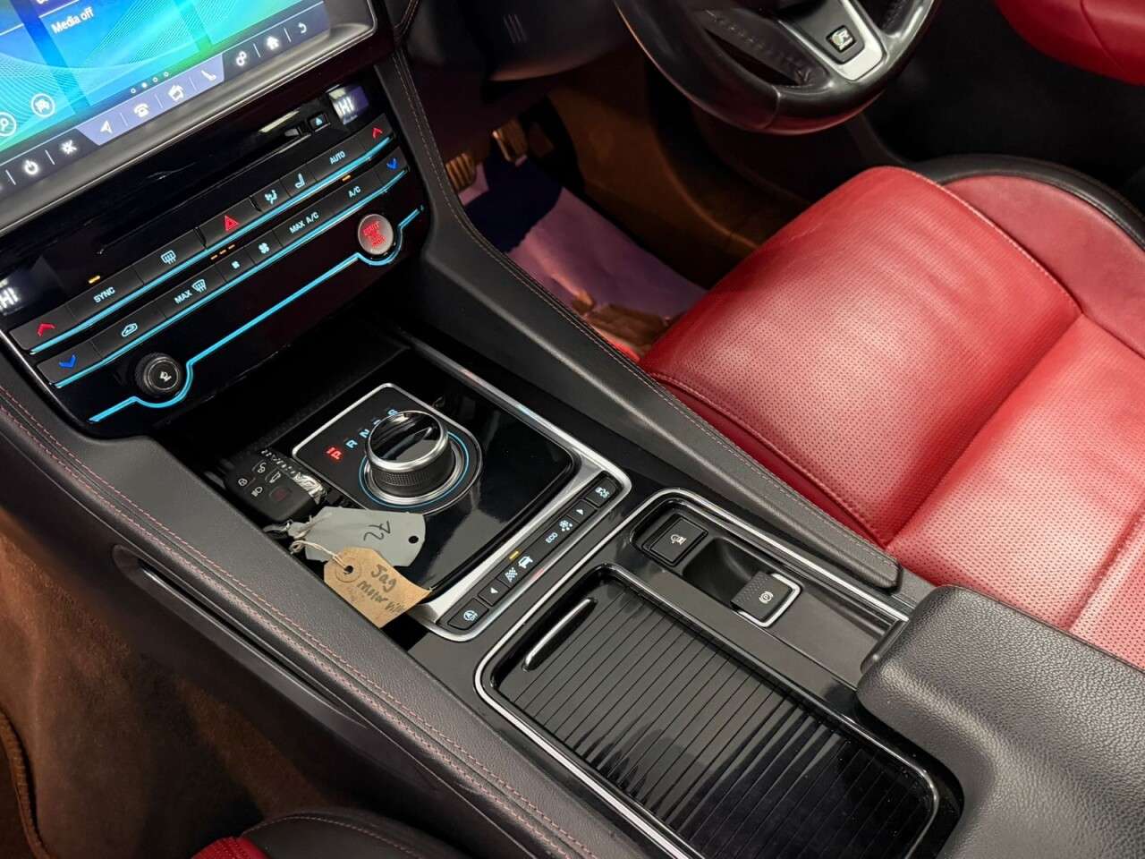 2017 JAGUAR F-PACE 2017 JAGUAR F-PACE