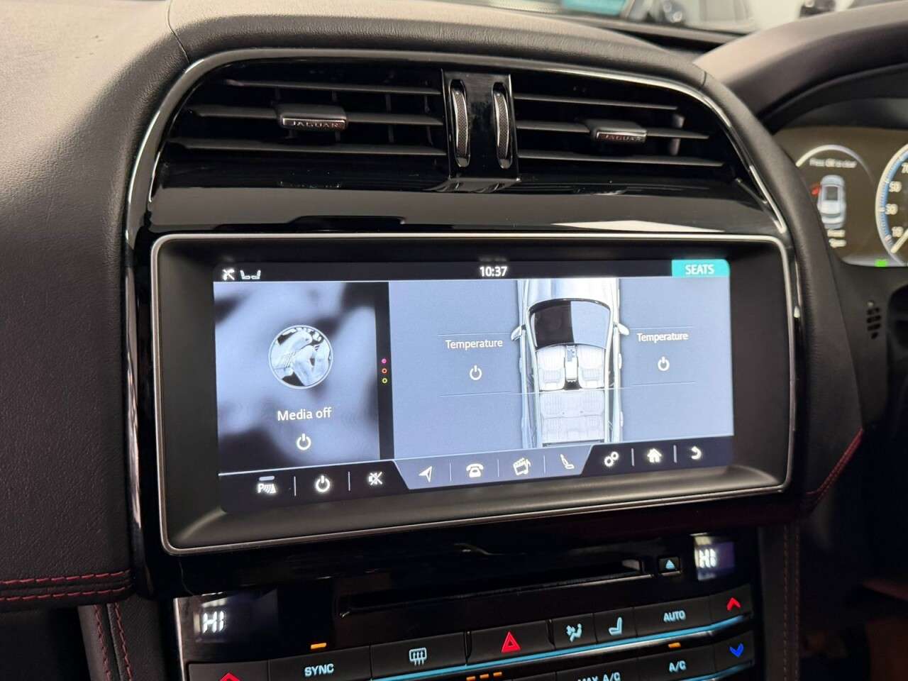 2017 JAGUAR F-PACE 2017 JAGUAR F-PACE