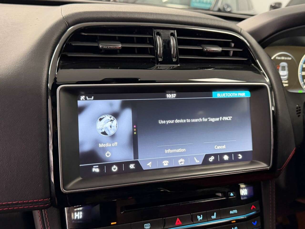 2017 JAGUAR F-PACE 2017 JAGUAR F-PACE