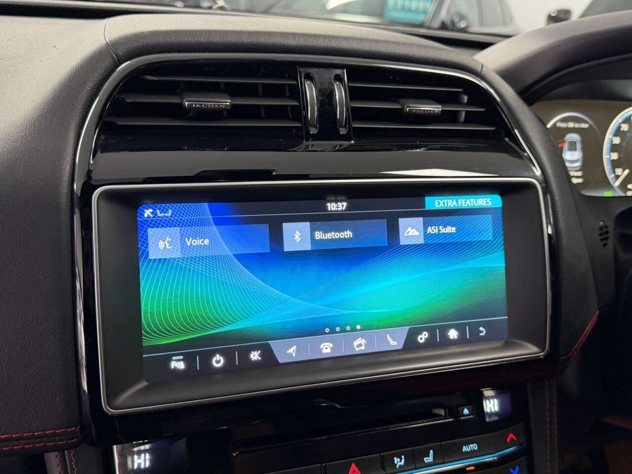 2017 JAGUAR F-PACE 2017 JAGUAR F-PACE