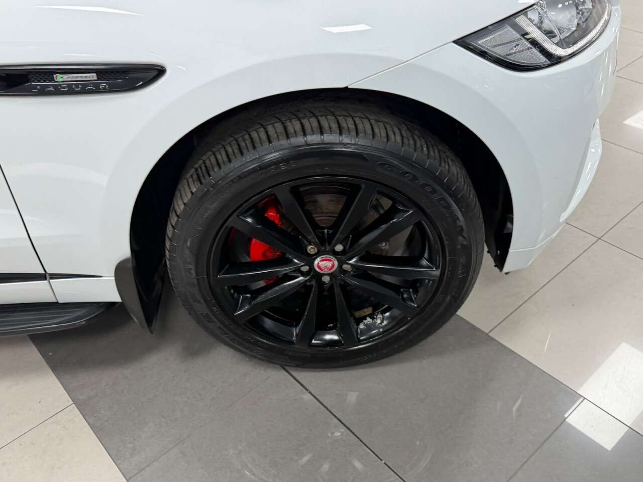 2017 JAGUAR F-PACE 2017 JAGUAR F-PACE