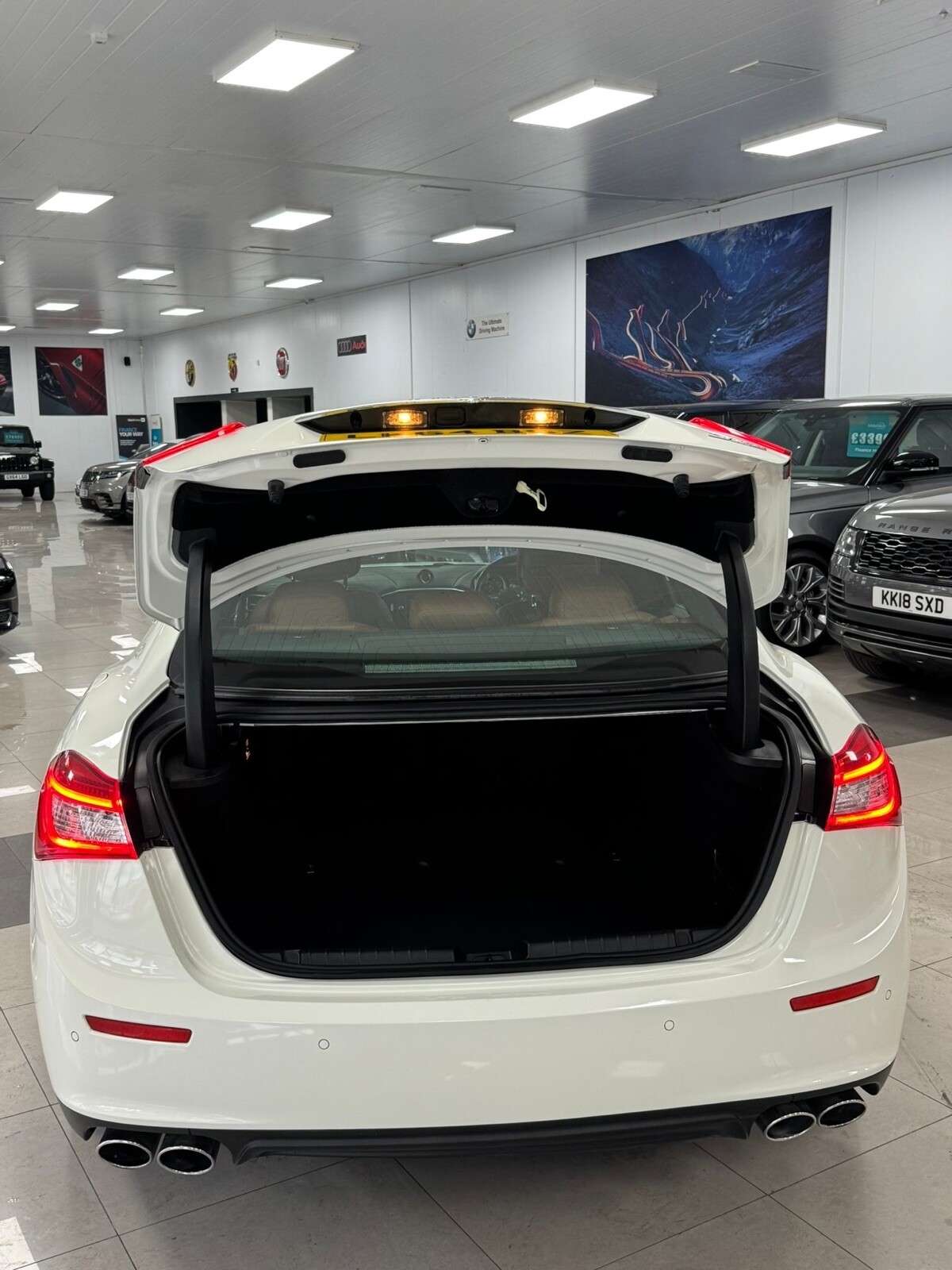 A 2014 MASERATI GHIBLI 3.0D V6 Saloon 4dr Diesel ZF Euro 5 (s/s) (275 ps) COMPREHENSIVE SERVICE HI A 2014 MASERATI GHIBLI 3.0D V6 Saloon 4dr Diesel ZF Euro 5 (s/s) (275 ps) COMPREHENSIVE SERVICE HI