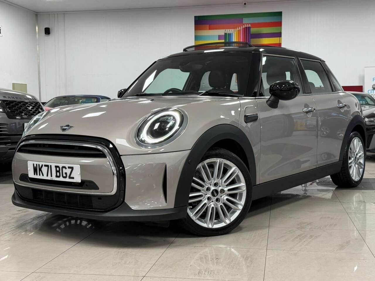 A 2021 MINI HATCH 1.5 Cooper Exclusive Hatchback 5dr Petrol Manual Euro 6 (s/s) (136 ps) GREA A 2021 MINI HATCH 1.5 Cooper Exclusive Hatchback 5dr Petrol Manual Euro 6 (s/s) (136 ps) GREA