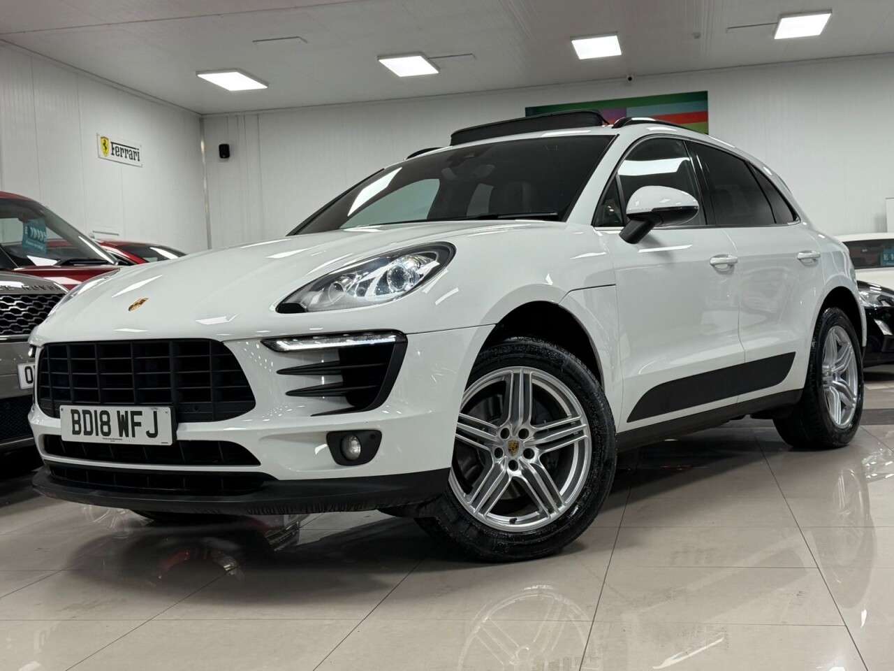A 2018 PORSCHE MACAN 2.0T SUV 5dr Petrol PDK 4WD Euro 6 (s/s) (252 ps) 19INCH ALLOYS + PANORAMIC A 2018 PORSCHE MACAN 2.0T SUV 5dr Petrol PDK 4WD Euro 6 (s/s) (252 ps) 19INCH ALLOYS + PANORAMIC