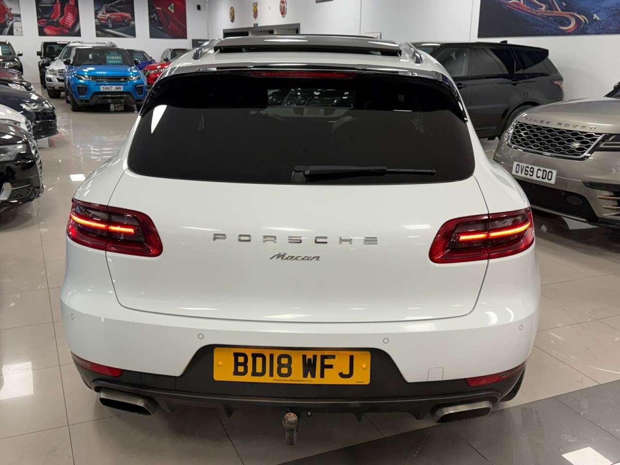 2018 PORSCHE MACAN 2018 PORSCHE MACAN