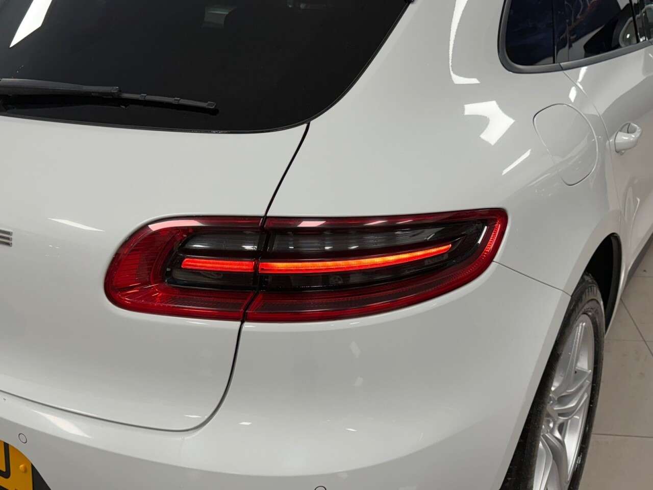 2018 PORSCHE MACAN 2018 PORSCHE MACAN