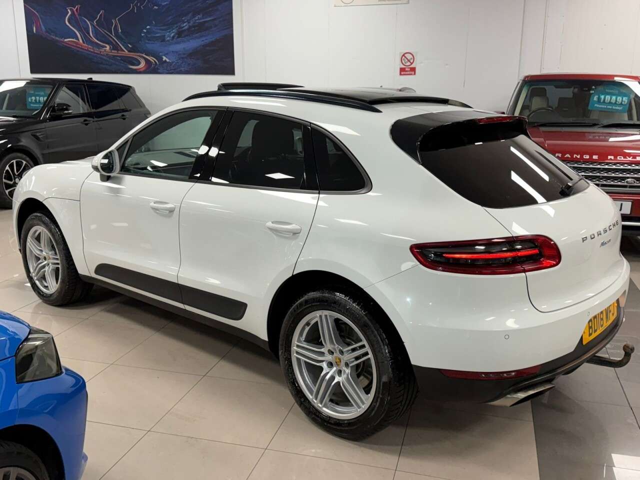 2018 PORSCHE MACAN 2018 PORSCHE MACAN