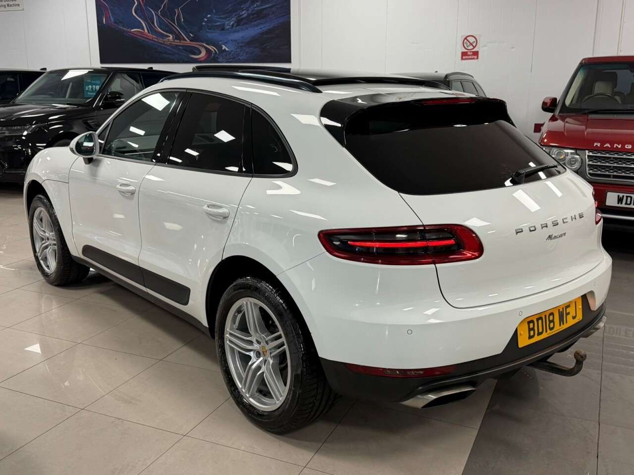 2018 PORSCHE MACAN 2018 PORSCHE MACAN