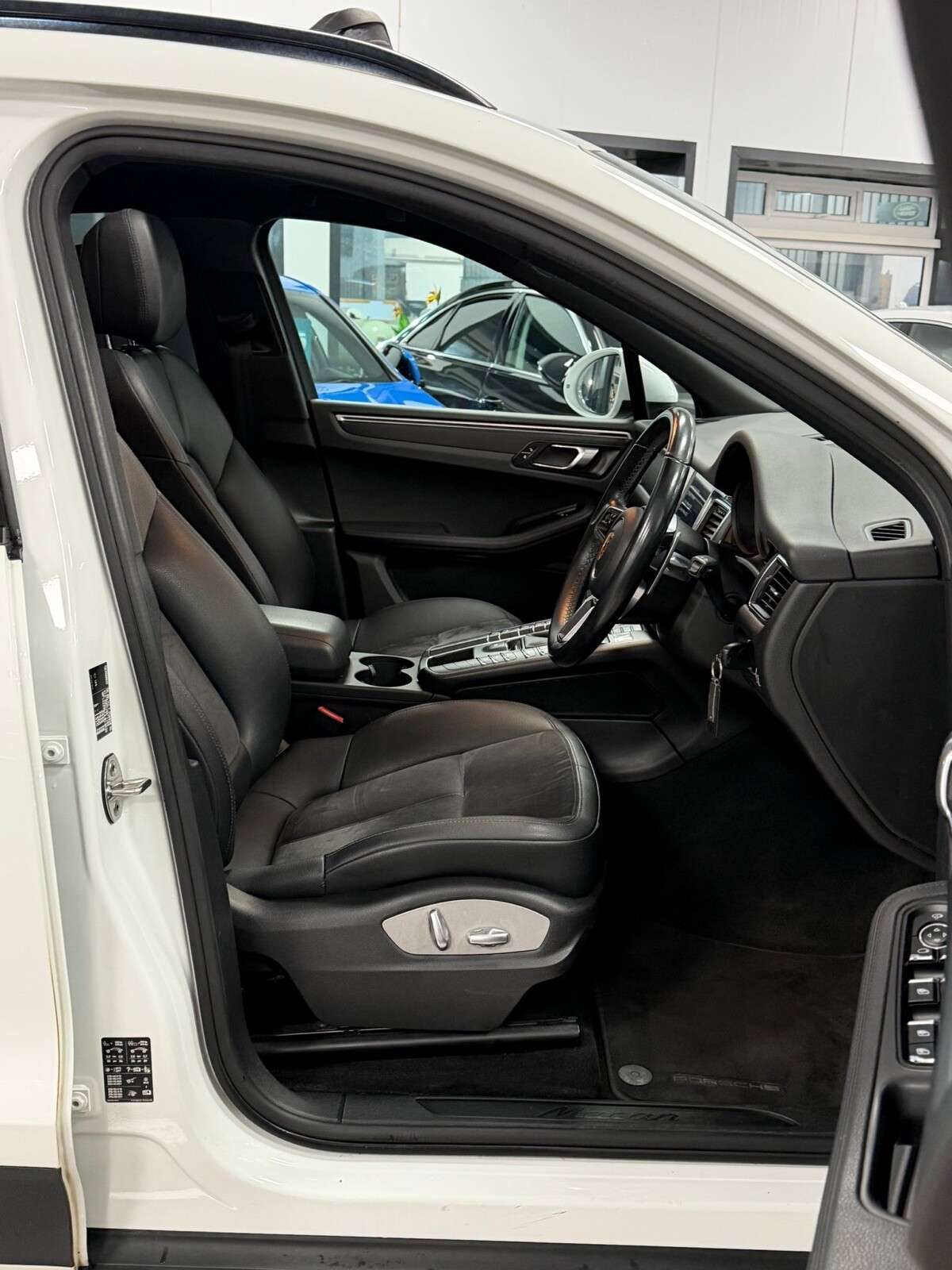 2018 PORSCHE MACAN 2018 PORSCHE MACAN