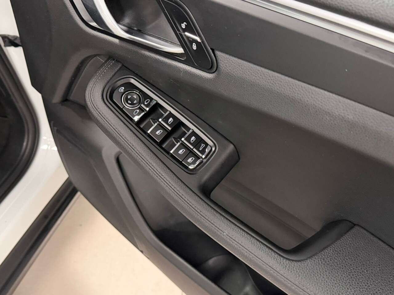 2018 PORSCHE MACAN 2018 PORSCHE MACAN