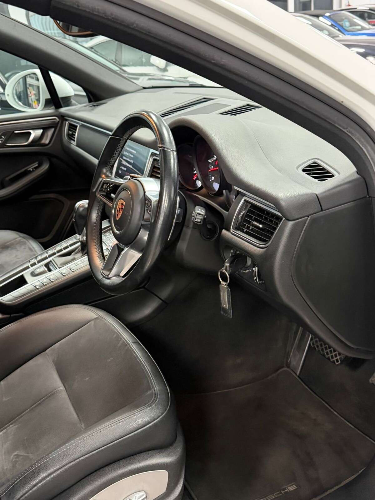 2018 PORSCHE MACAN 2018 PORSCHE MACAN