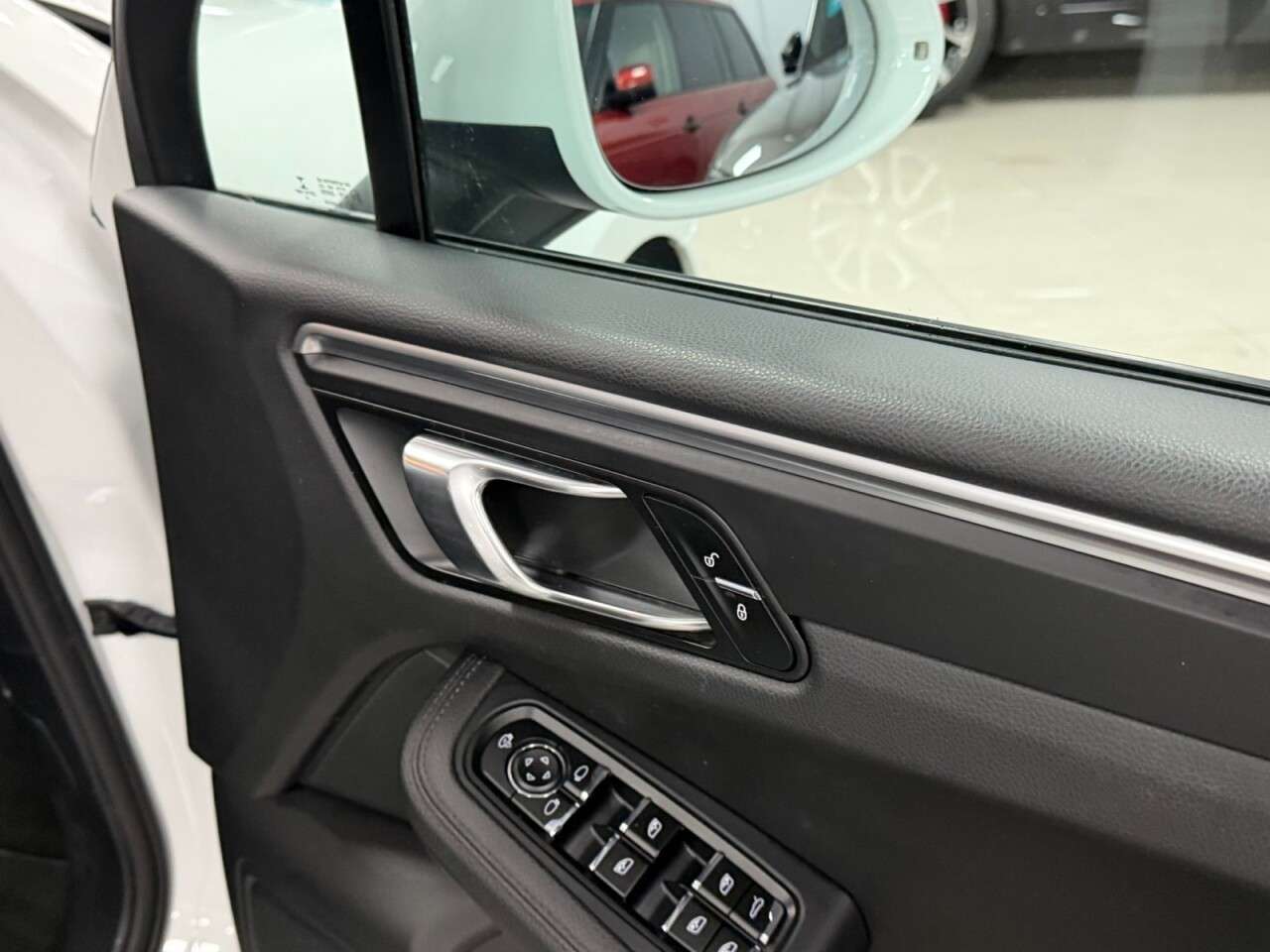 2018 PORSCHE MACAN 2018 PORSCHE MACAN