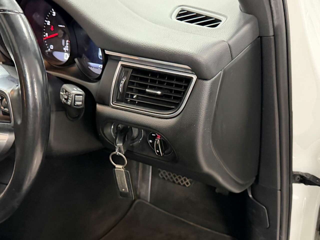 2018 PORSCHE MACAN 2018 PORSCHE MACAN