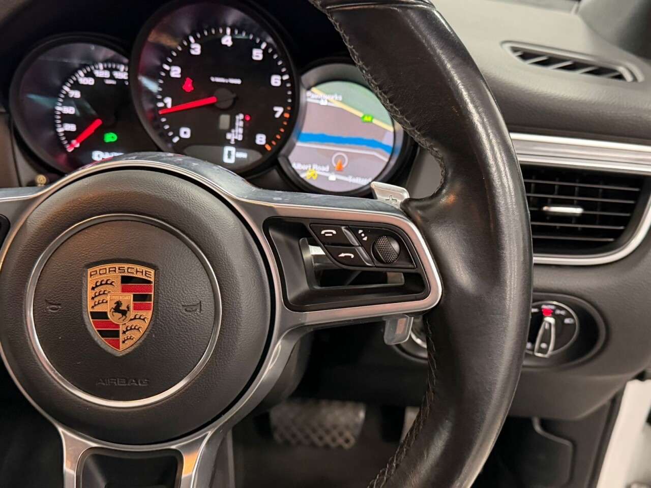 2018 PORSCHE MACAN 2018 PORSCHE MACAN