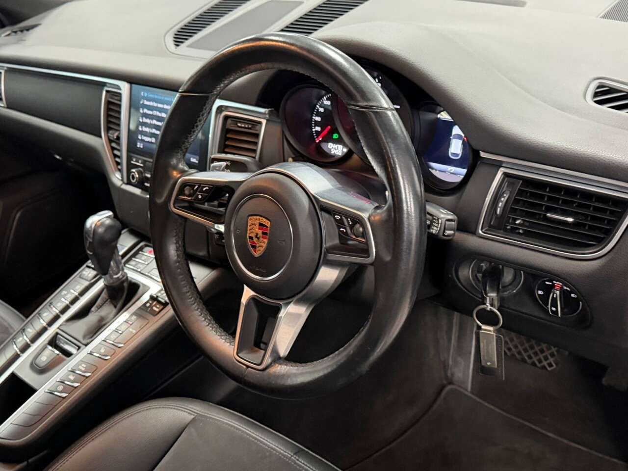 2018 PORSCHE MACAN 2018 PORSCHE MACAN