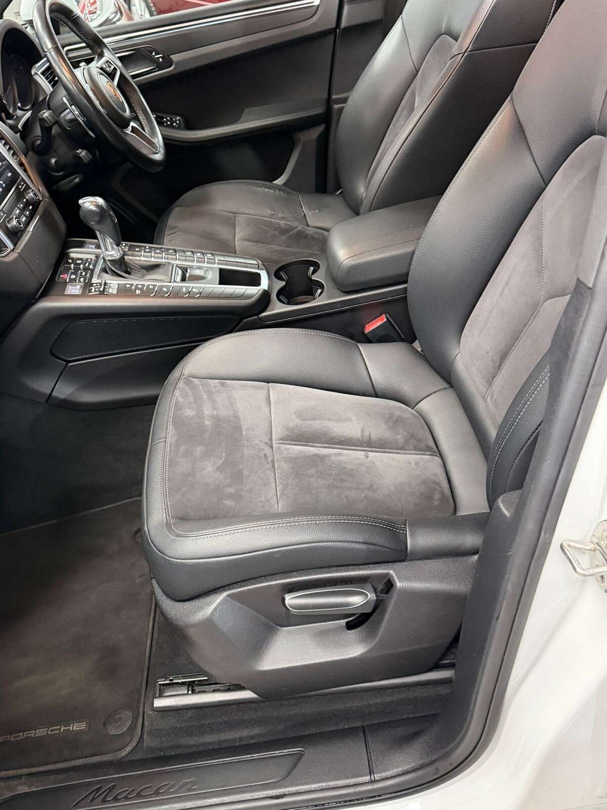 2018 PORSCHE MACAN 2018 PORSCHE MACAN