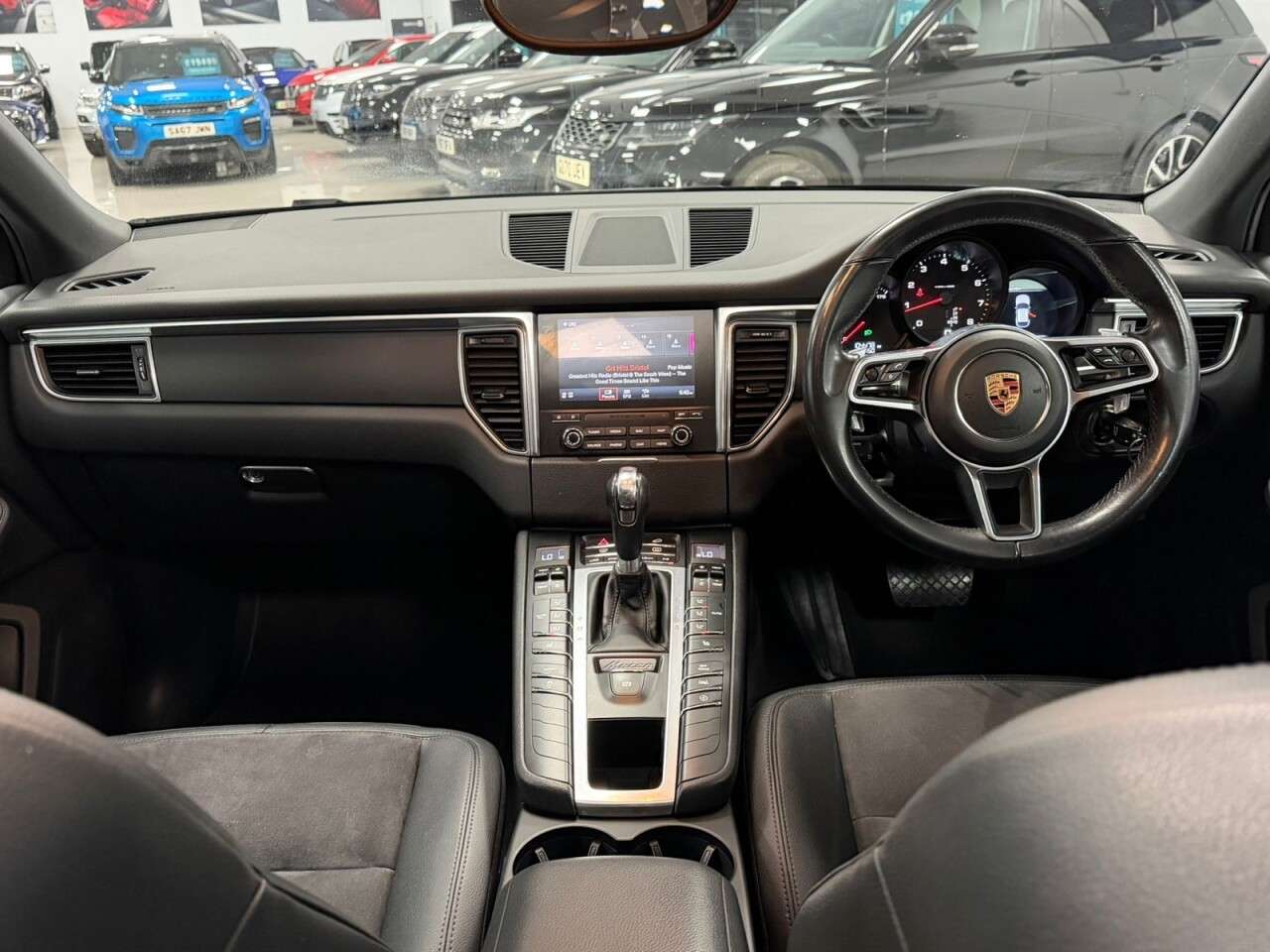 2018 PORSCHE MACAN 2018 PORSCHE MACAN