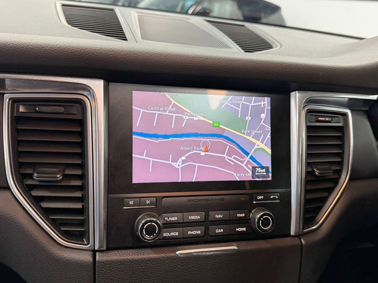 2018 PORSCHE MACAN 2018 PORSCHE MACAN