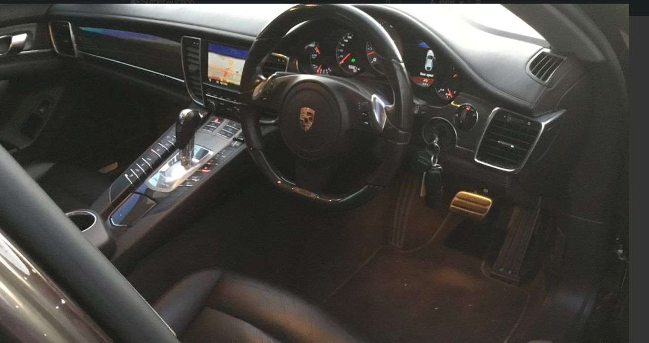 2011 PORSCHE PANAMERA 2011 PORSCHE PANAMERA