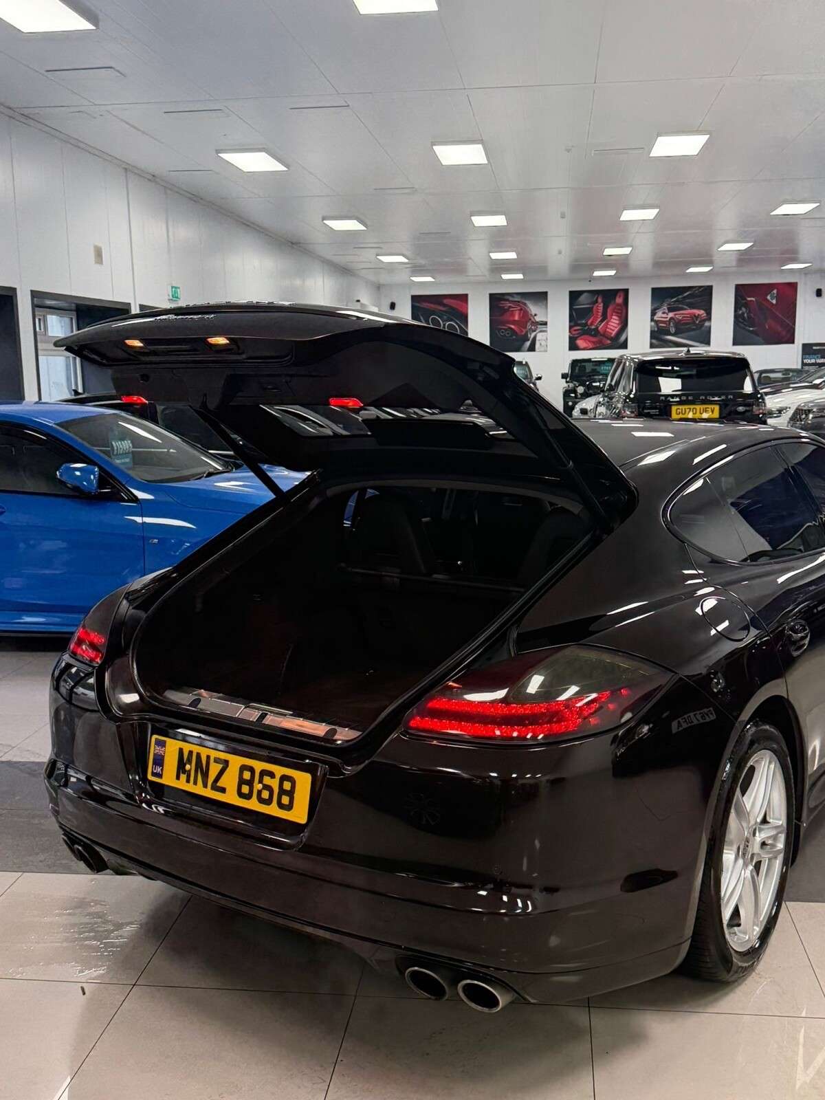 2011 PORSCHE PANAMERA 2011 PORSCHE PANAMERA