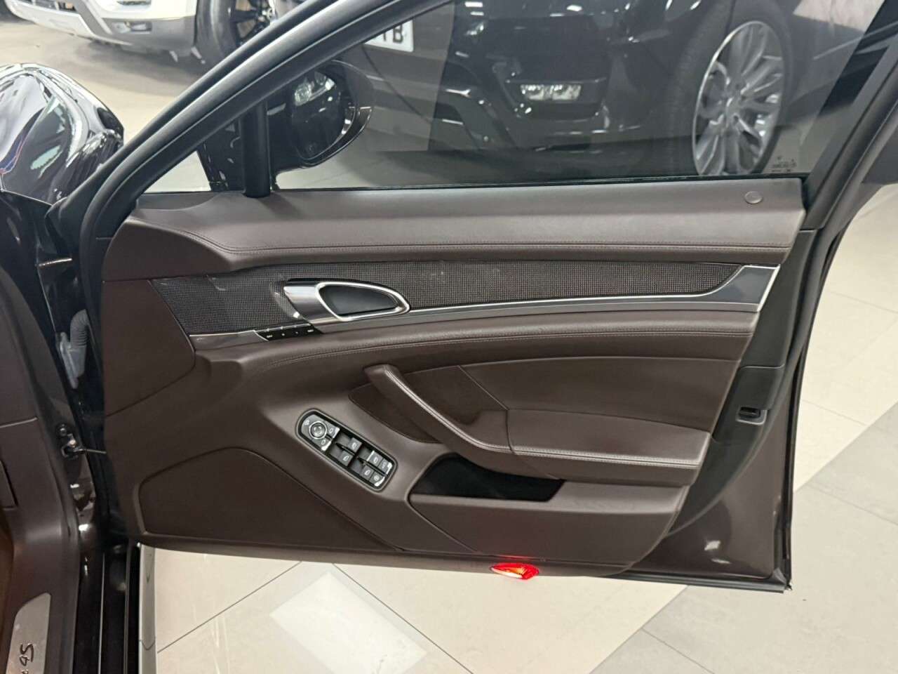 2011 PORSCHE PANAMERA 2011 PORSCHE PANAMERA