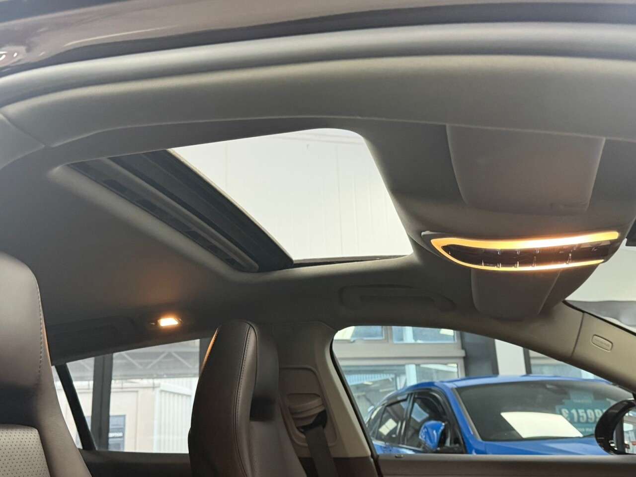 2011 PORSCHE PANAMERA 2011 PORSCHE PANAMERA