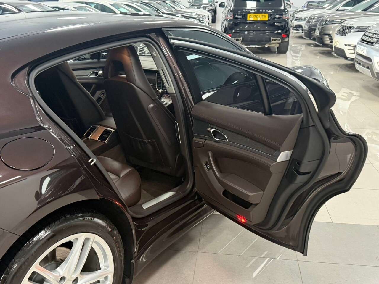 2011 PORSCHE PANAMERA 2011 PORSCHE PANAMERA