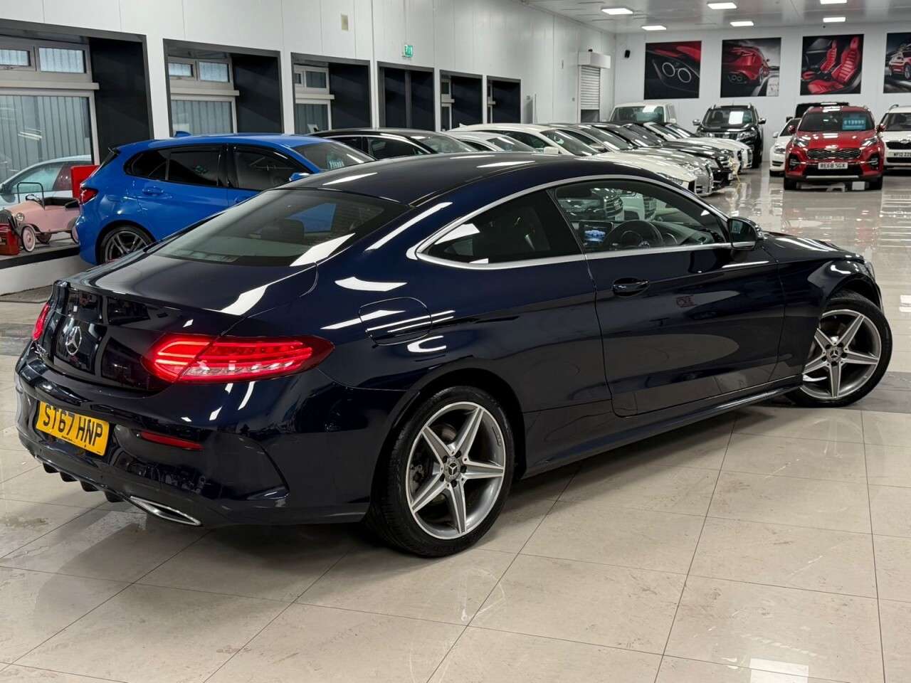 A 2017 MERCEDES-BENZ C-CLASS 2.1 C220d AMG Line Coupe 2dr Diesel Manual Euro 6 (s/s) (170 ps) RARE MANUA A 2017 MERCEDES-BENZ C-CLASS 2.1 C220d AMG Line Coupe 2dr Diesel Manual Euro 6 (s/s) (170 ps) RARE MANUA