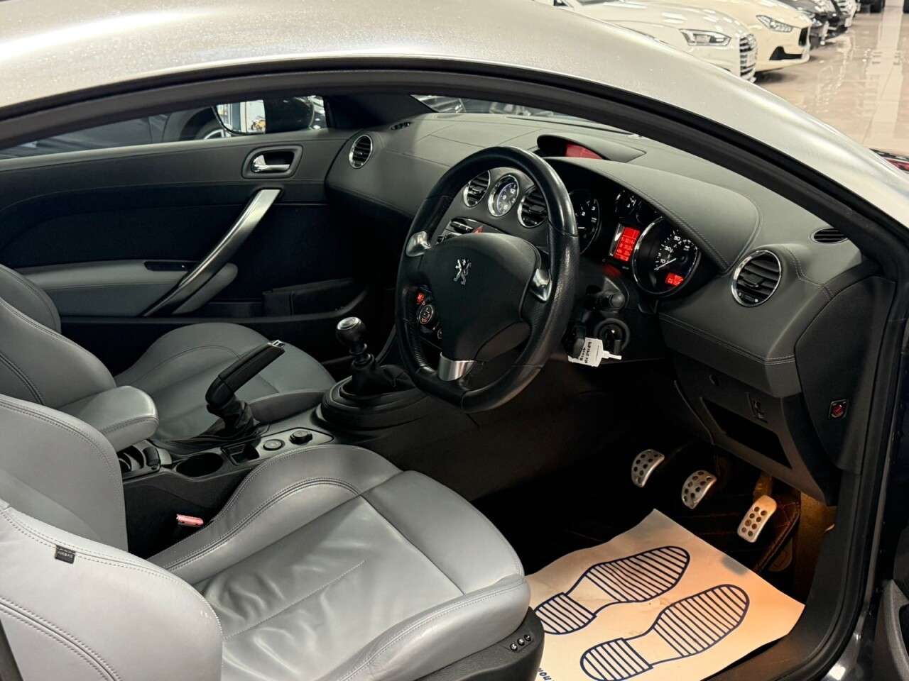 2011 PEUGEOT RCZ 2011 PEUGEOT RCZ