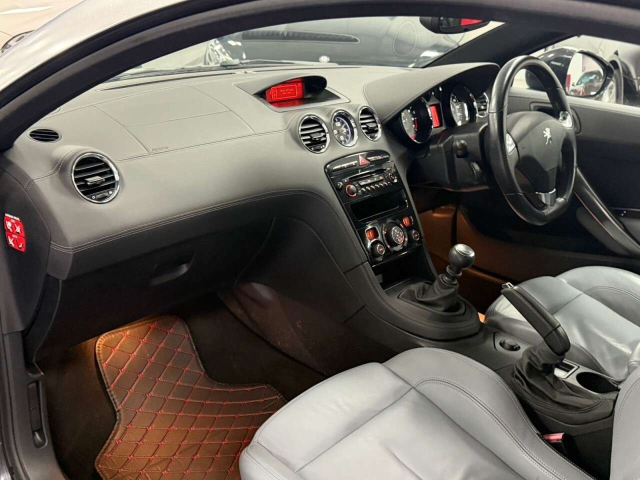 2011 PEUGEOT RCZ 2011 PEUGEOT RCZ