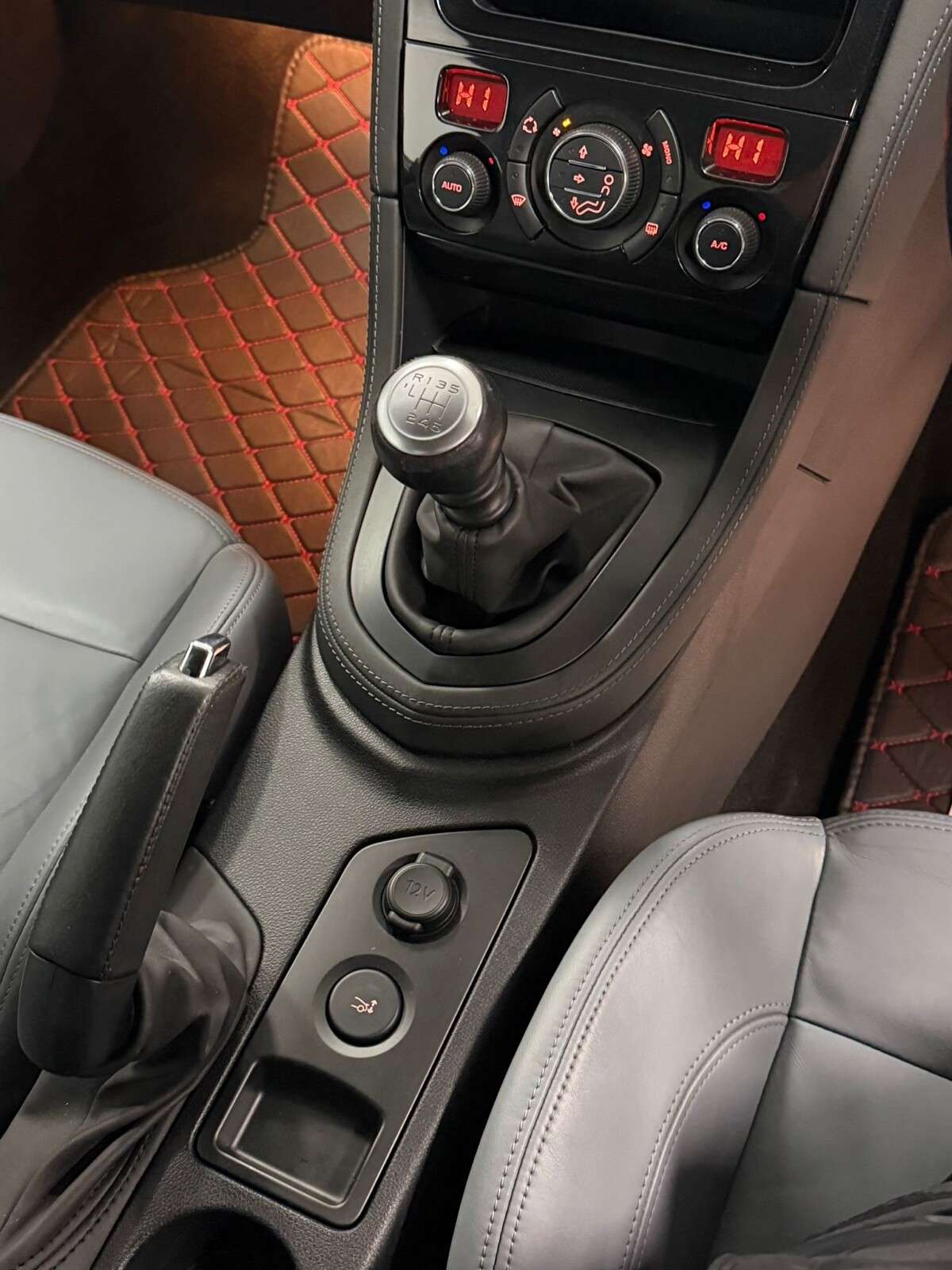 2011 PEUGEOT RCZ 2011 PEUGEOT RCZ