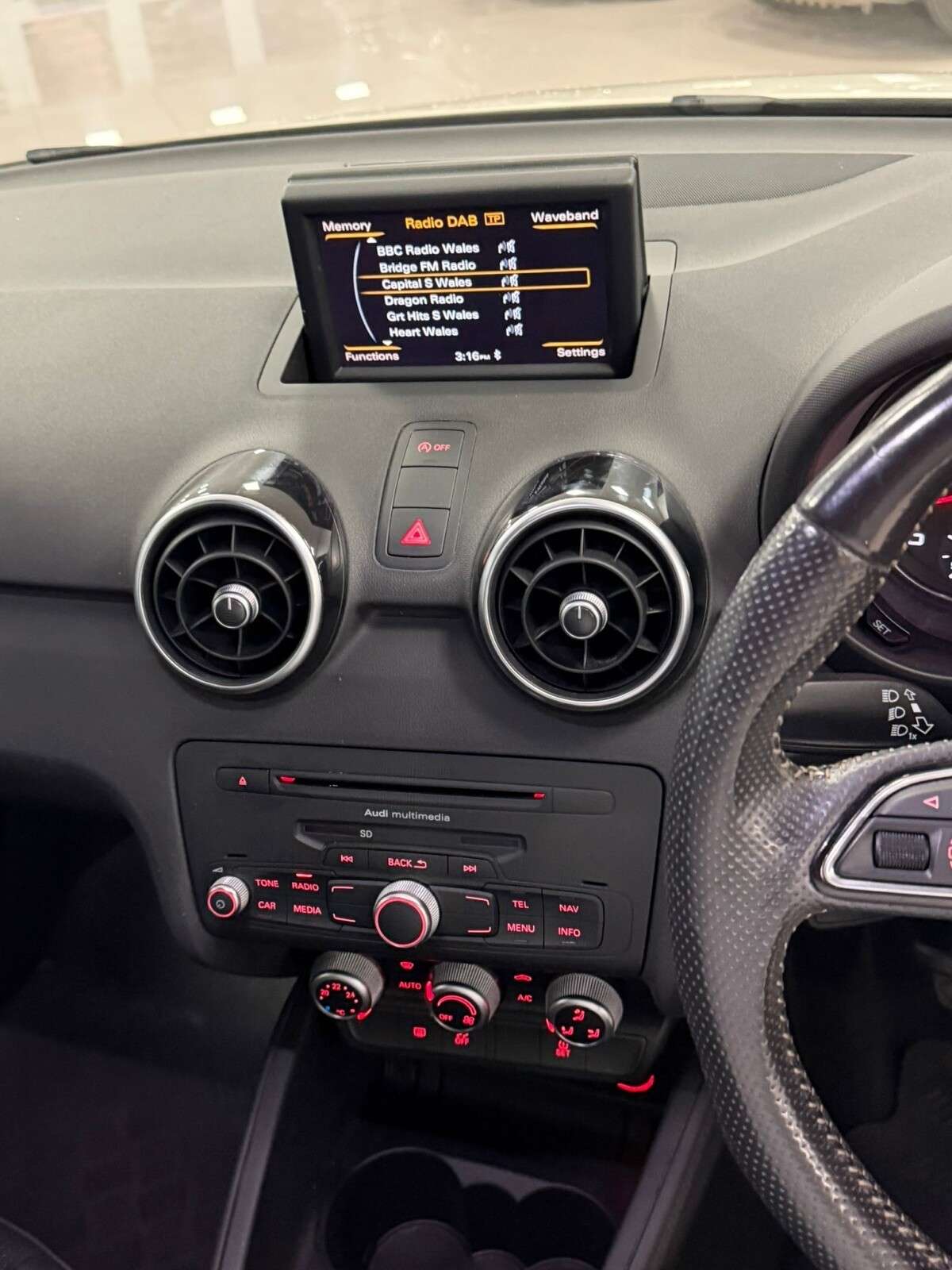 2014 AUDI A1 2014 AUDI A1