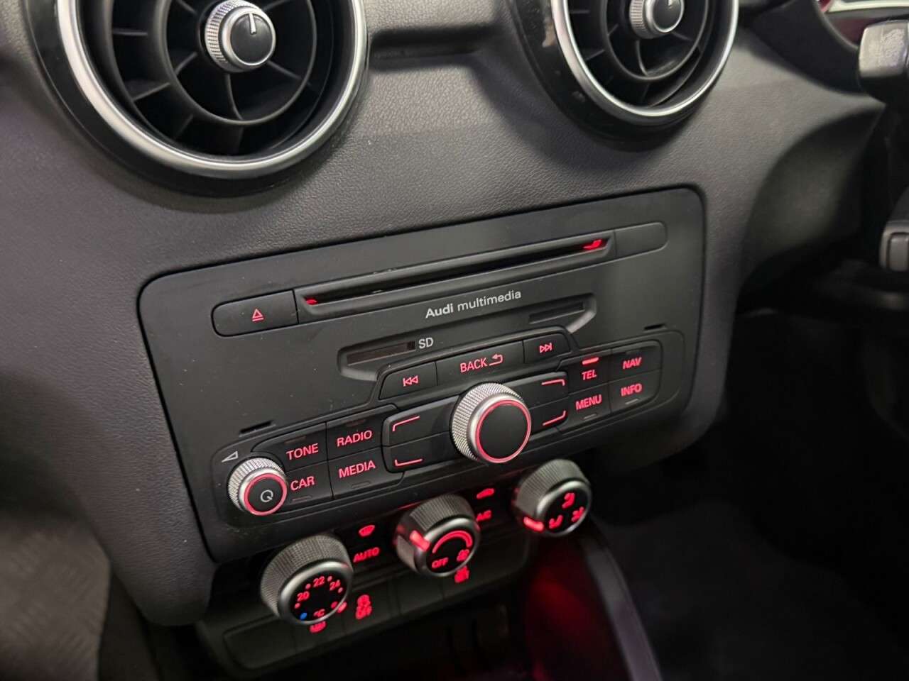 2014 AUDI A1 2014 AUDI A1